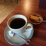 現場喫茶 - ホットコーヒー550円(税別)=605円 202010