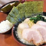 横浜家系ラーメン 孝太郎 - 