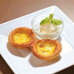 エッグタルト ミルクアイスのせ
