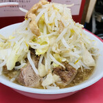 ラーメン二郎 - 小ラーメン(ニンニク少し、ヤサイ、アブラ)