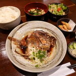 米心 - 真鯛カブトの煮つけ定食　500円（税込）
ご飯大盛り無料