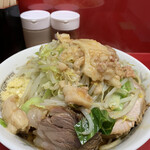 ラーメン二郎 - アブラ、良いのがかかってる！