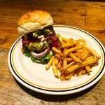 Weekend Garage Tokyo - 料理写真:WGTハンバーガー