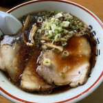 ラーメン３８番 - 正油チャーシューメン　880円