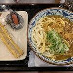 Marugame Seimen - カレーうどん（大）、ちくわ天、明太子おにぎり