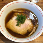 ラーメン屋 トイ・ボックス - 「醤油ラーメン」850円