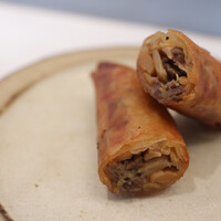 CINA New Modern Chinese - 白舞茸の牛肉の春巻き