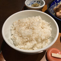 赤坂うまや - 麦飯。