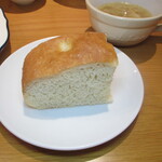 ルコラ - 自家製パン