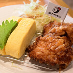 骨付鳥、からあげ、焼鳥 がブリチキン。 - からたま定食