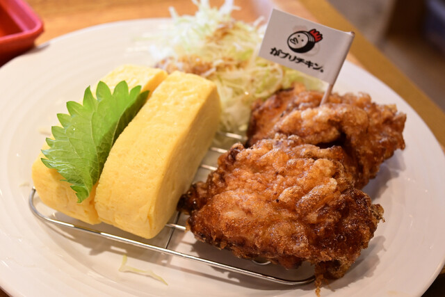 Honetsuki Tori, Kara-age, Yakitori ga Burichikin. Iwatsuka Ten