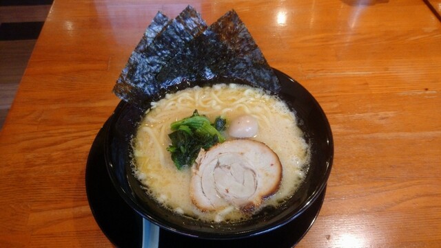 横浜家系ラーメン一新家 アメ村 四ツ橋 ラーメン 食べログ