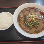 Shisen Saikan Shokumi Ken - 濃厚黒担々麺と御飯（小）800円+150円（税抜）