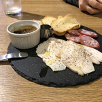 MASUYA MEAT＆CRAFT BEER - サラミと鶏ハム