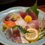 江戸安 - 2020.10 刺し盛り（マグロ赤身、カツオ、ブリ、バカガイ、タコ、真鯵、鯖）
