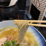 ロックンビリーS1 - 麺は喉越しチュルンチュルン系。美味しい。