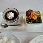 太平洋クラブ＆アソシエイツ益子コースレストラン - デザートとサラダ