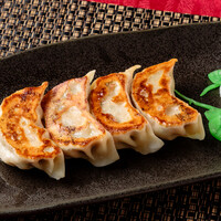 焼き餃子(4個)：700円