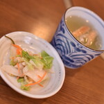 139052835 - サービス丼（１，１００円）の『鳥スープ』と『漬物』２０２０年１０月
