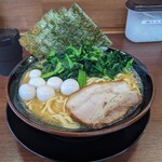 横浜家系ラーメン なるは家 - 