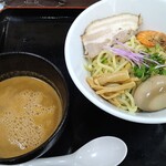 愛と情熱のらーめん屋 皐月亭 - 海老つけ麺。海老のエキスが出てて好い感じ。