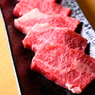 【日本產精選】 北海道和牛和日本產牛肉也應時供應最好的。