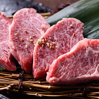 We also offer Japanese beef skirt steak that is difficult to obtain at a reasonable price.