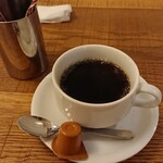 Raji Kafe Apatomento - セットのコーヒー