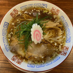 麺屋 隊長 - 料理写真:中華そば 750円(2020年10月)
こぢんまりとした佇まいだが甘みを感じるスープで美味しい。
