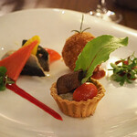 リストランテ　ディ・カナレット - アンティパスト・ミスト　イワシのマリネ、野菜のトルタ、アランチーノ
