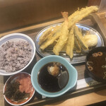天ぷらえびのや - 穴子一本揚定食に五穀米をチョイス！