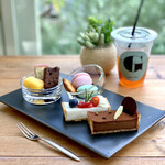 SOLA CAFE - 