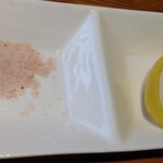 函館五島軒 - 牛タン用の塩とレモン