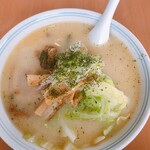 味よし  - チャーシューメンがほろほろすぎて沈んでしまっとる