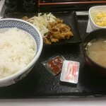 Yoshinoya - 牛カルビ定食（657円）