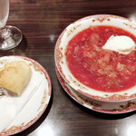 Cafe RUSSIA 吉祥寺 - 肉のピロシキ　ボルシチ