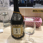 浅野日本酒店 KYOTO - キキョウというそうな。なんか後光が…見えそう