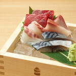 Four greedy pieces of sashimi