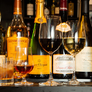 幅広い価格帯で愉しめるワイン。定番のお酒も各種ラインアップ