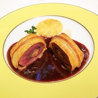 シェ・イノ - 仔羊のパイ包み焼き“マリアカラス”風