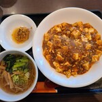 厨華房 曼田林 - 麻婆かけご飯(820円)です。