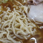 味の香園 - 平麺のちぢれ麺アップ