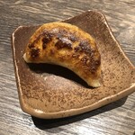 中国菜 KHAOS - 先程の残った汁に浸けて 頂きます＼(^o^)／
      
      ん～ヤバい、これもちゃんとうまい(*^^*)うまいからうまいとしか言葉がでない(笑)
      どれ食ってもうまいうまい言ってるかバカに写ったかもな(笑)