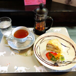 カフェ ナッペナッペ - ミルクレープと紅茶にしました