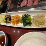 南山 - 野菜ナムルの盛り合わせ(¥600)