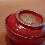 魚菜料理 縄屋 - 輪島塗（わじまぬり）の汁椀（しるわん）