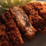 ぐろっと - ロースは厚みがあってサクッと揚がってたよ♪