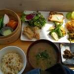オーガニックカフェ エムニ - 