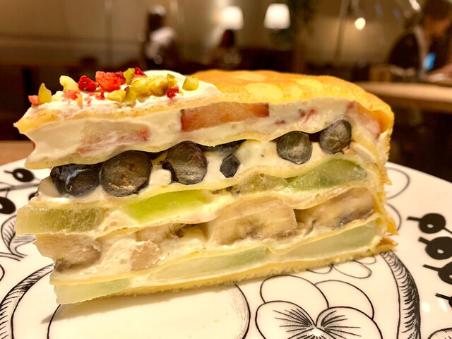 フルーツたっぷりミルクレープ @梅田 | 美味しいもの食べて幸せ