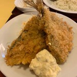 大衆酒場 中津食堂 - 手仕込みアジフライ定食②